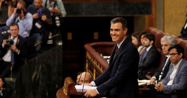 Foto: El candidato socialista a la Presidencia del Gobierno, Pedro Sánchez, al inicio de su intervención en la primera jornada del debate de investidura. (EFE)