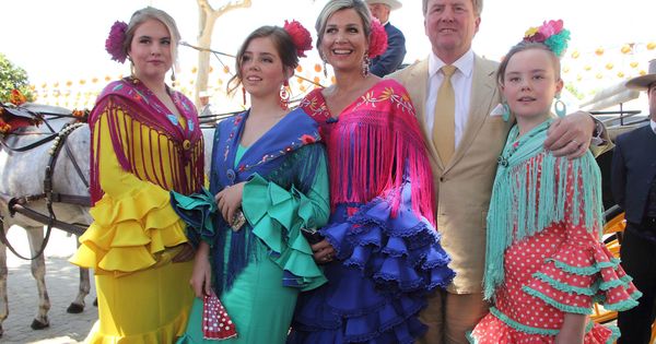 Foto: Los reyes de Holanda y sus hijas en la Feria de Abril. (Lagencia Grosby)