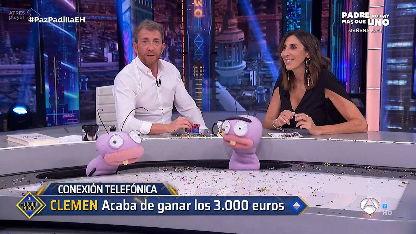 Pablo Motos y Paz Padilla, ante la llamada de 'El hormiguero'. (Antena 3)