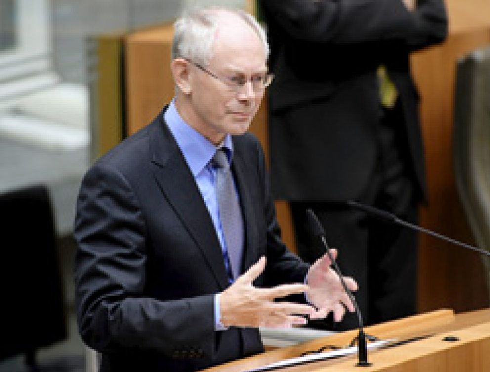Foto: Los dieciseis estuvieron a punto de la ruptura de la zona euro el mes pasado, según Van Rompuy