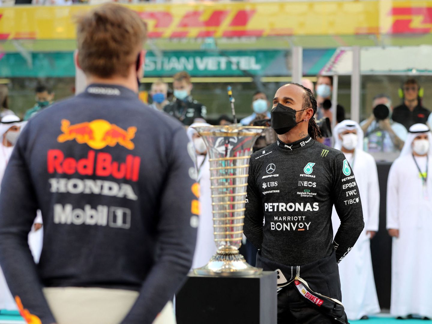 Hamilton y Verstappen, antes del GP de Abu Dabi 2021. (Reuters/Kamran Jebreili)