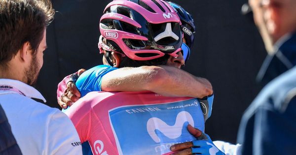 Foto: Mikel Landa y Carapaz, fundidos en este Giro de Italia. (EFE)