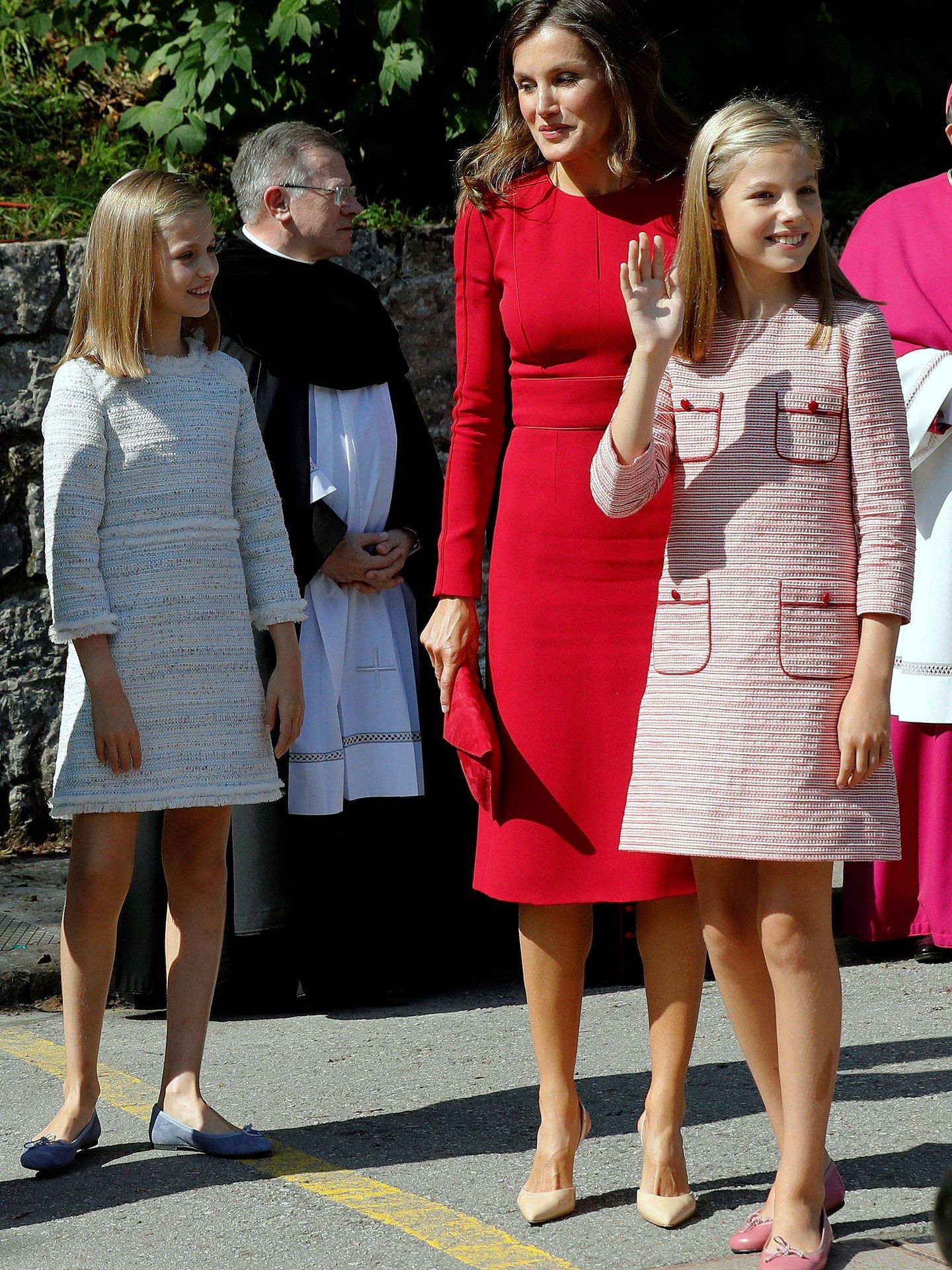 La reina Letizia, con sus hijas. (EFE)