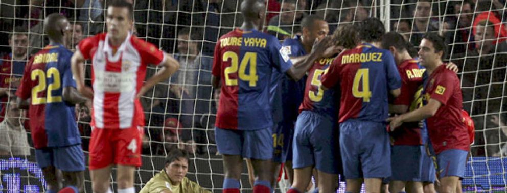 Foto: El Barça despliega su fútbol total para fulminar al Almería