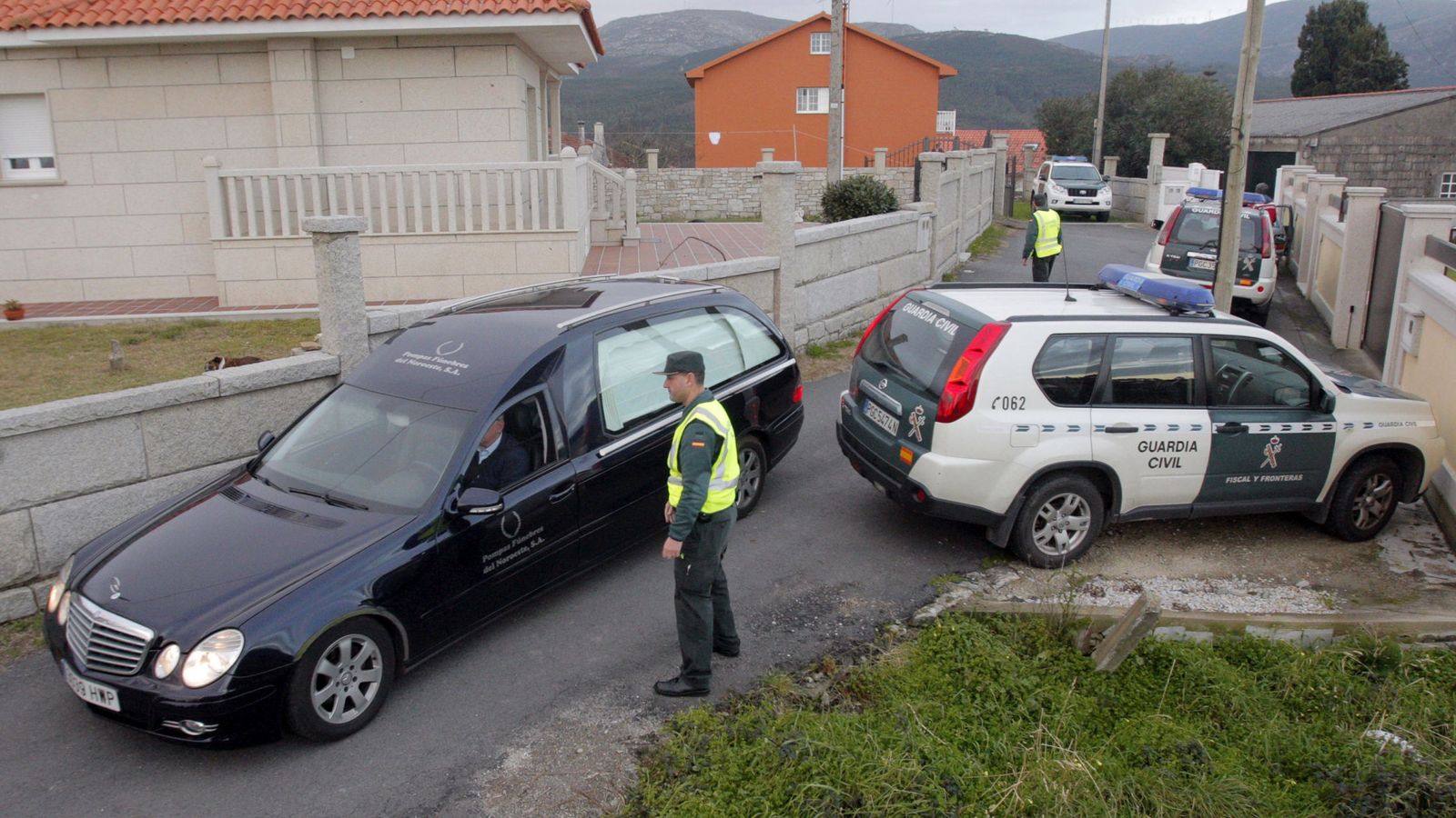 Foto: Encuentran los cadáveres de una pareja en Porto (Coruña). (EFE) 