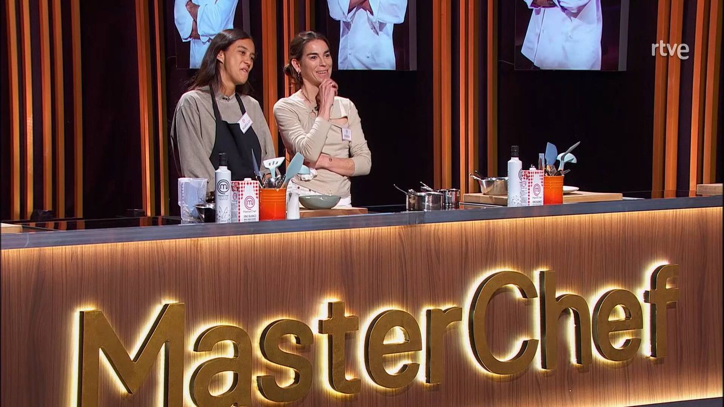 María Lo y Teresa, en 'MasterChef 10'. (TVE)