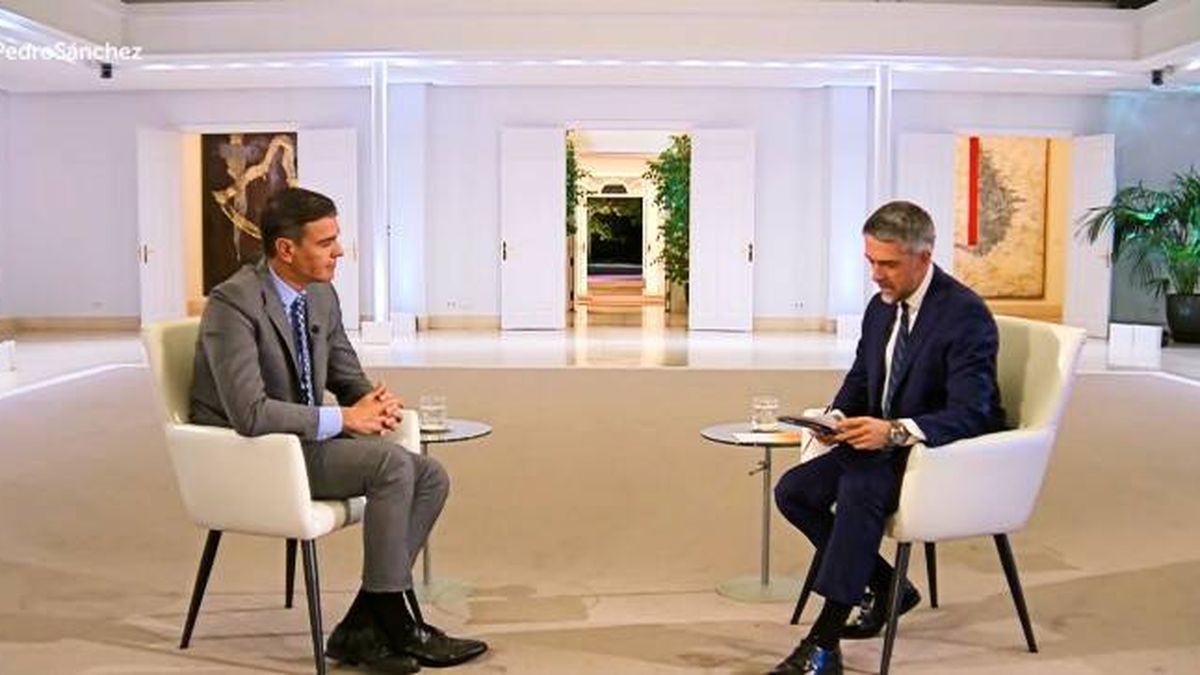 Pedro Sánchez se entrevista a sí mismo en TVE