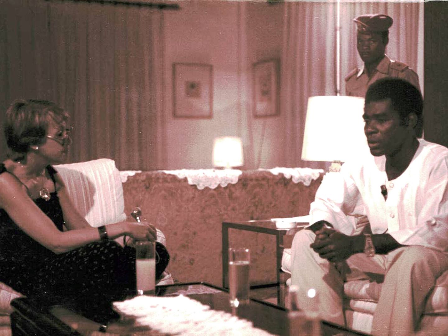 Calaf con Obiang en 1982. (RTVE)
