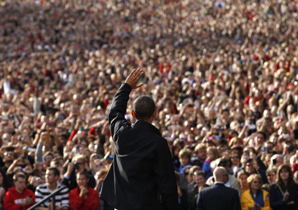 Foto: El presidente de EEUU, Barack Obama, saluda a la multitud durante un mitin electoral en Wisconsin. (Reuters)