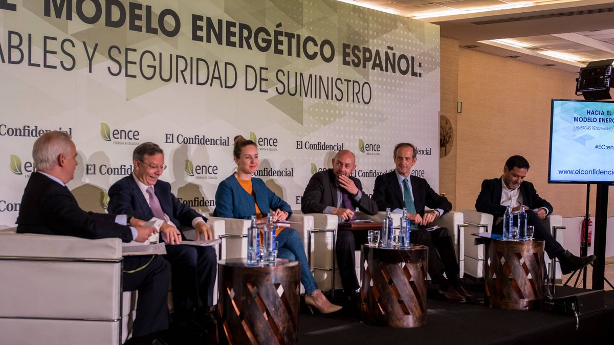 Hacia un nuevo modelo energético español: "Hay que aspirar a un futuro 100% renovable"