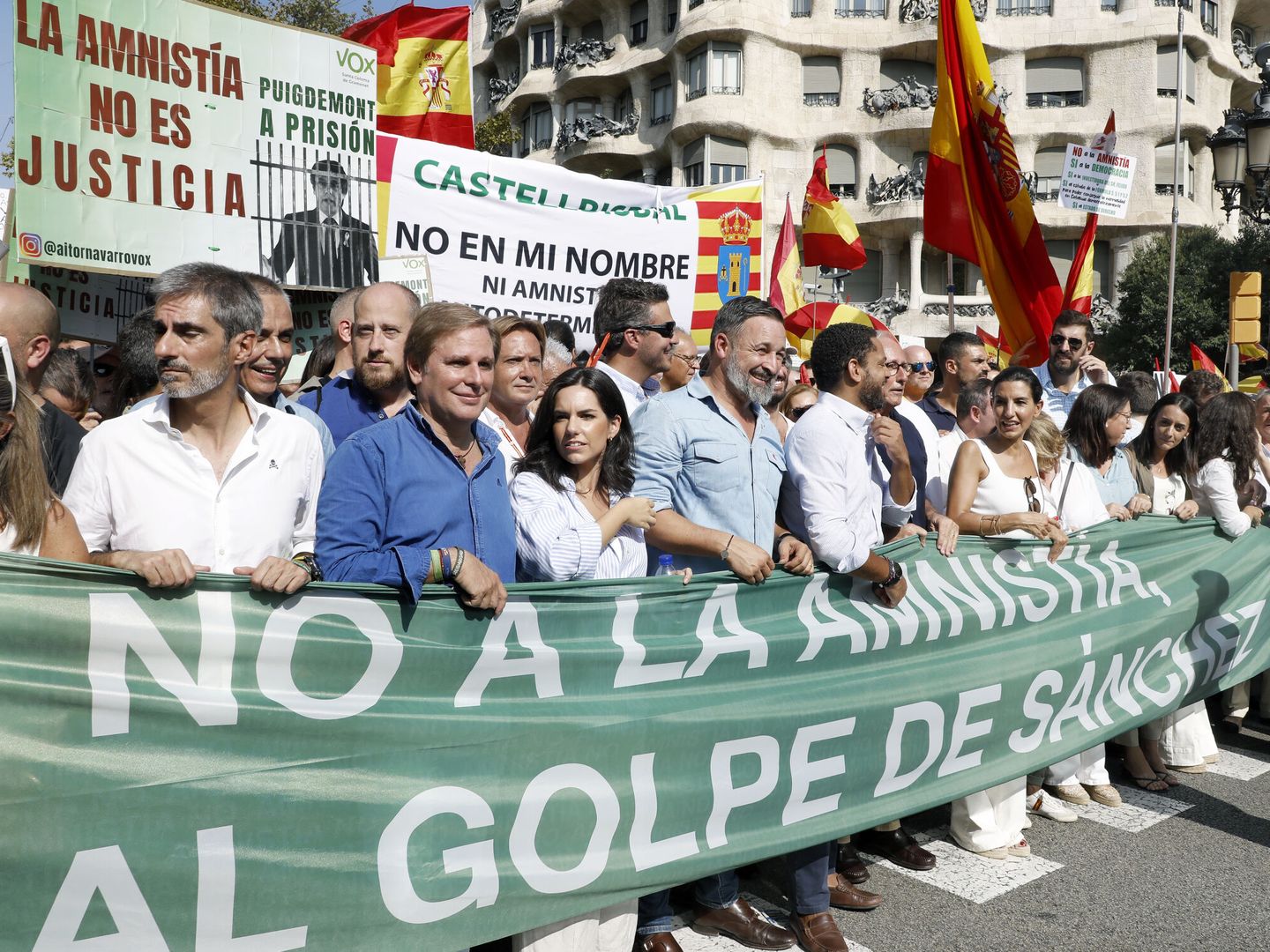 A la manifestación asistieron sobre todo simpatizantes del PP y Vox. (EFE/Andreu Dalmau)