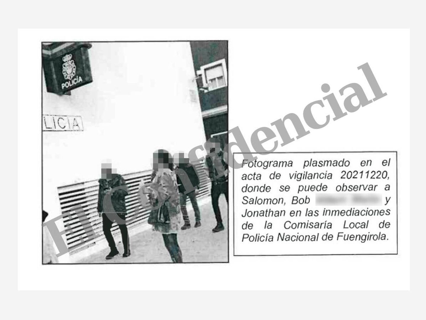 Los investigados, en la comisaría de Fuengirola. (EC)
