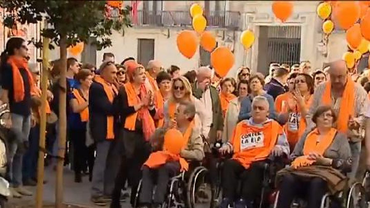 Multitudinaria marcha en Madrid para exigir un tratamiento contra la ELA