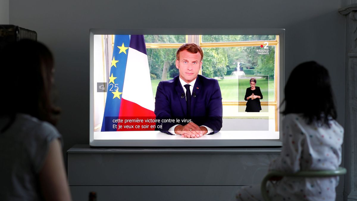 Macron acelera la desescalada en Francia: abren los bares y vuelta a los colegios