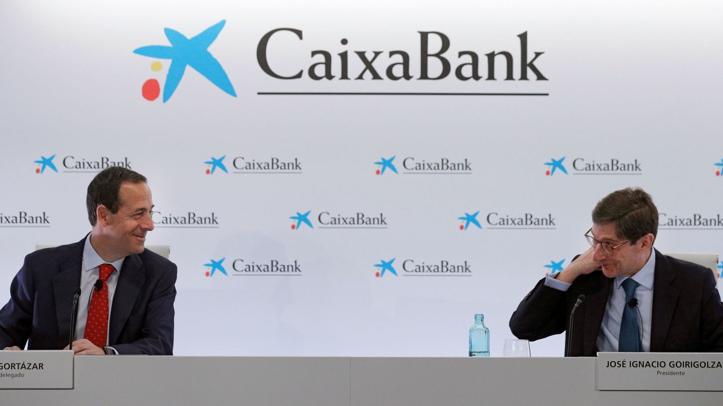 El presidente de CaixaBank, Goirigolzarri, y el consejero delegado de la entidad, Gortázar. (EFE)