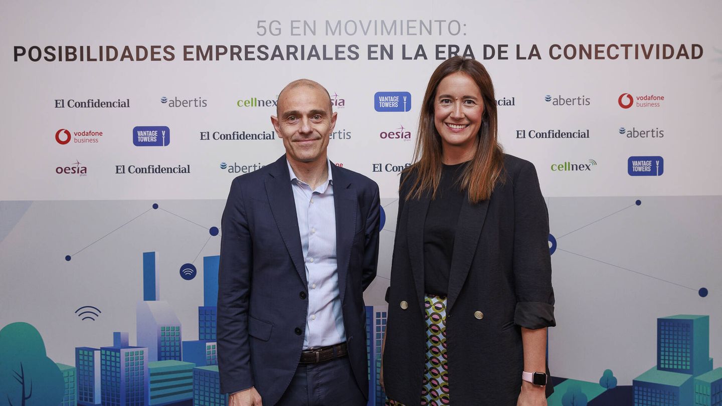 Javier Daura, responsable del Future Road e Isabel Prieto, gerente de Comunicación de Abertis.