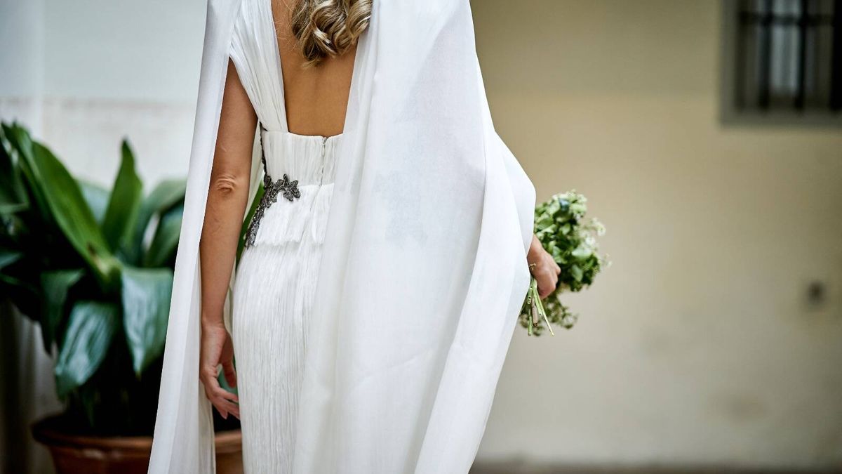 Inspiración Fortuny: la novia del vestido plisado de Larriba que no querrás perderte 