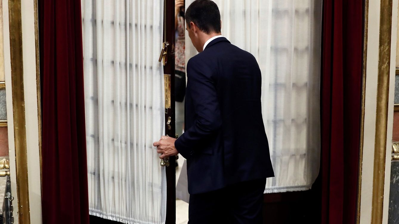 Foto: Pedro Sánchez entra al hemiciclo del Congreso el pasado 12 de septiembre. (EFE)