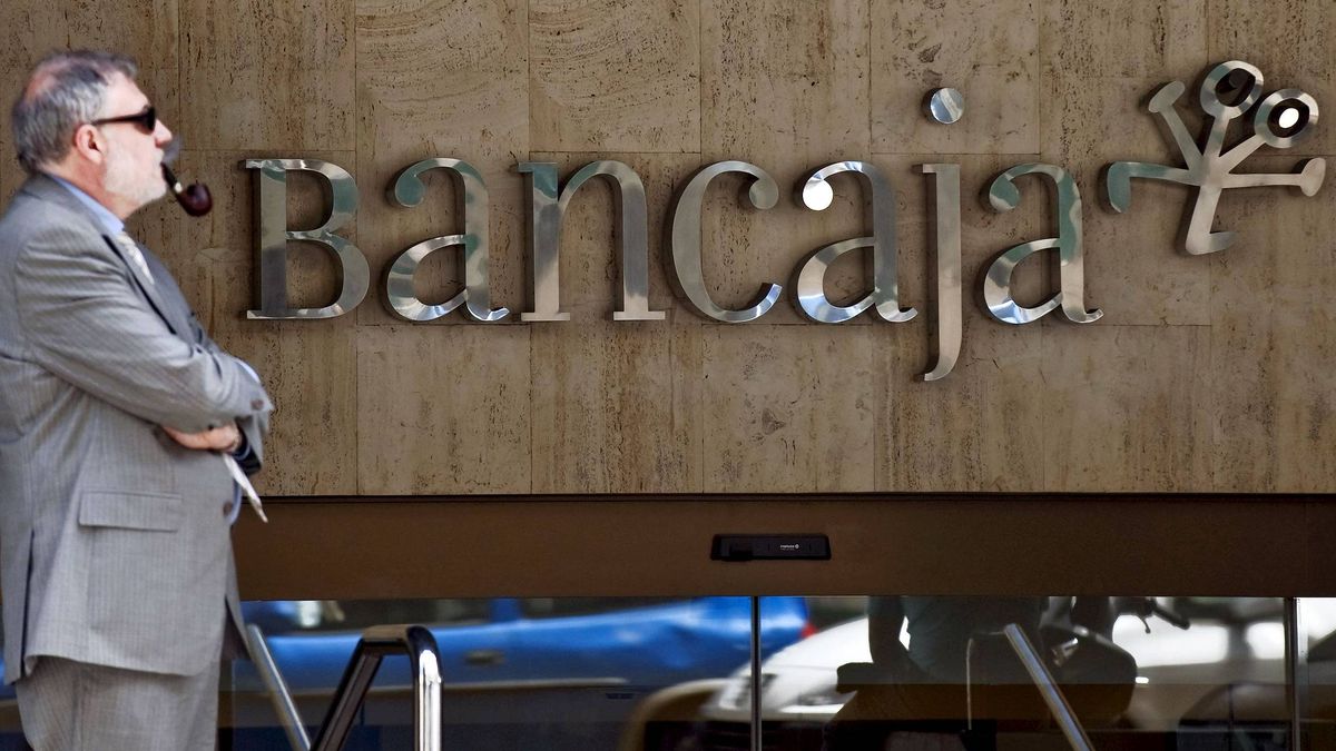 La UCO rastrea si exdirectivos de Bancaja se llevaron dinero de cuentas en Suiza y Andorra