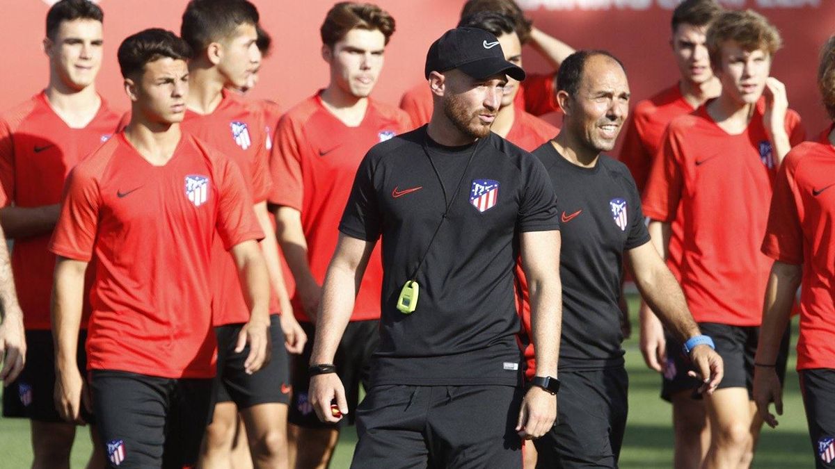 El extraño cese del entrenador del Atlético que no sabe perder contra el Real Madrid