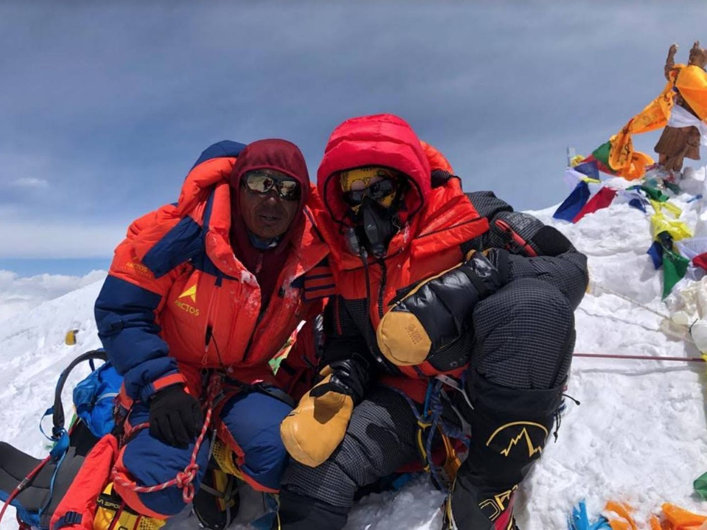 Hélène Drouin en la cumbre del Everest. (thamserku trekking)