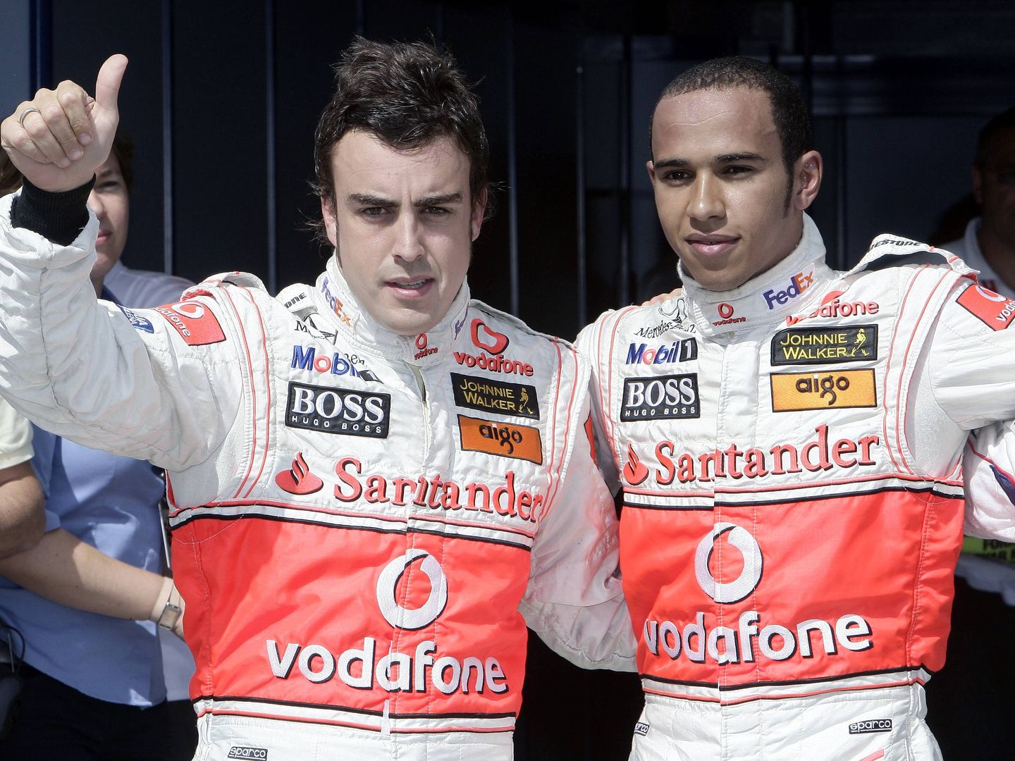 Alonso y Hamilton durante la etapa en McLaren.