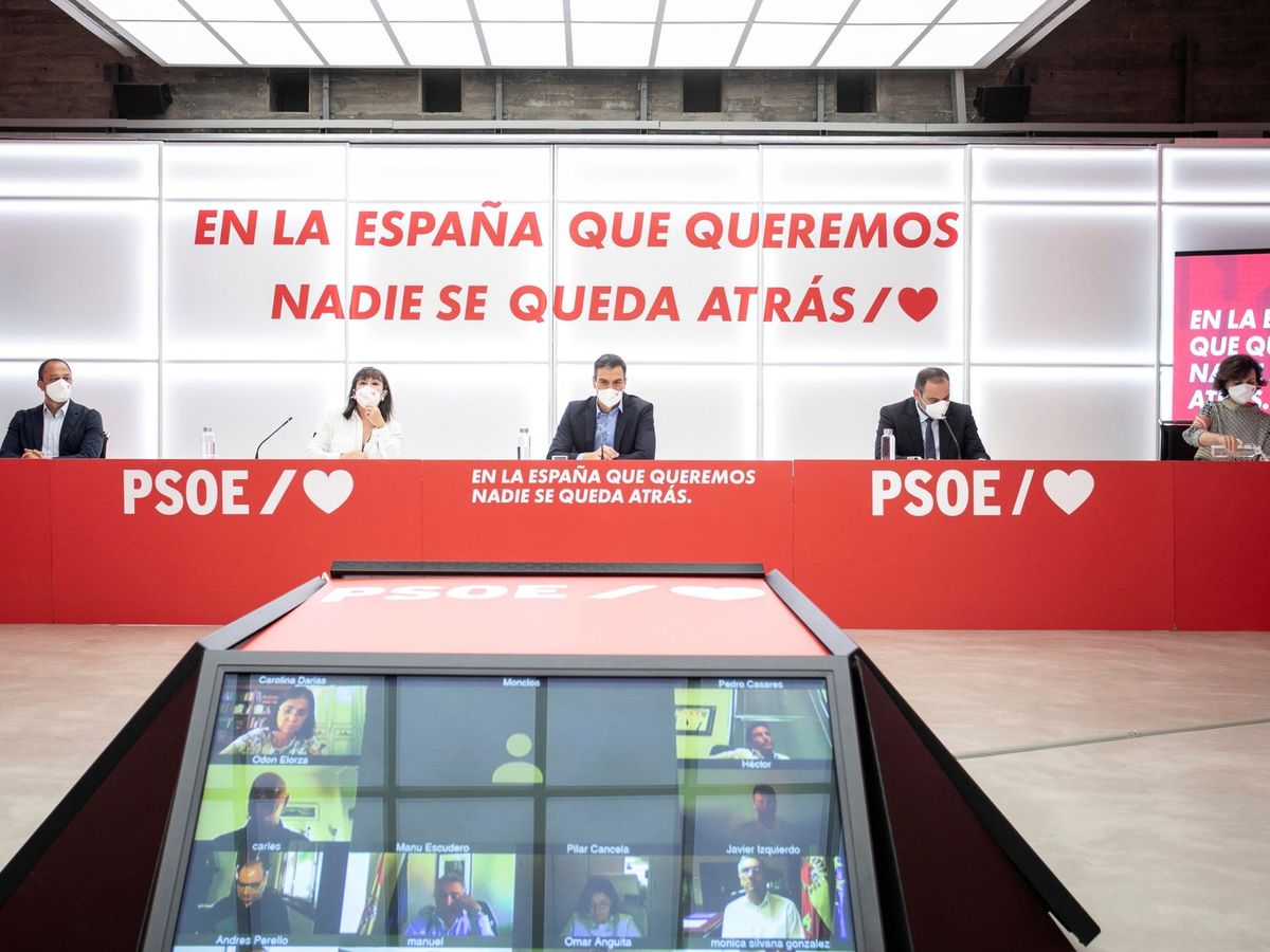Foto: Pedro Sánchez (c), preside la reunión del Comité Ejecutivo Federal de su partido el pasado lunes en Madrid. (EFE)