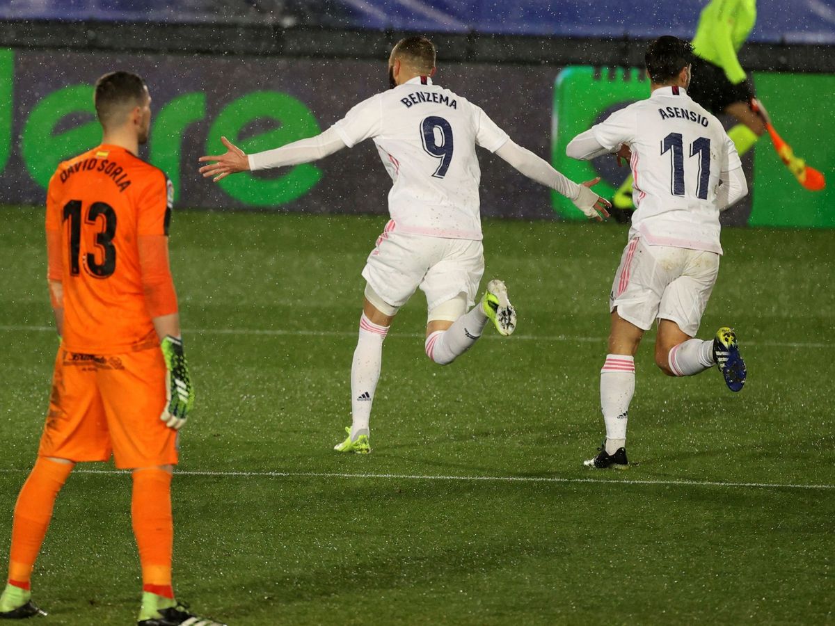 Foto: El jugador del Real Madrid, Karim Benzema, celebra un gol en un partido ante el Getafe. (EFE)