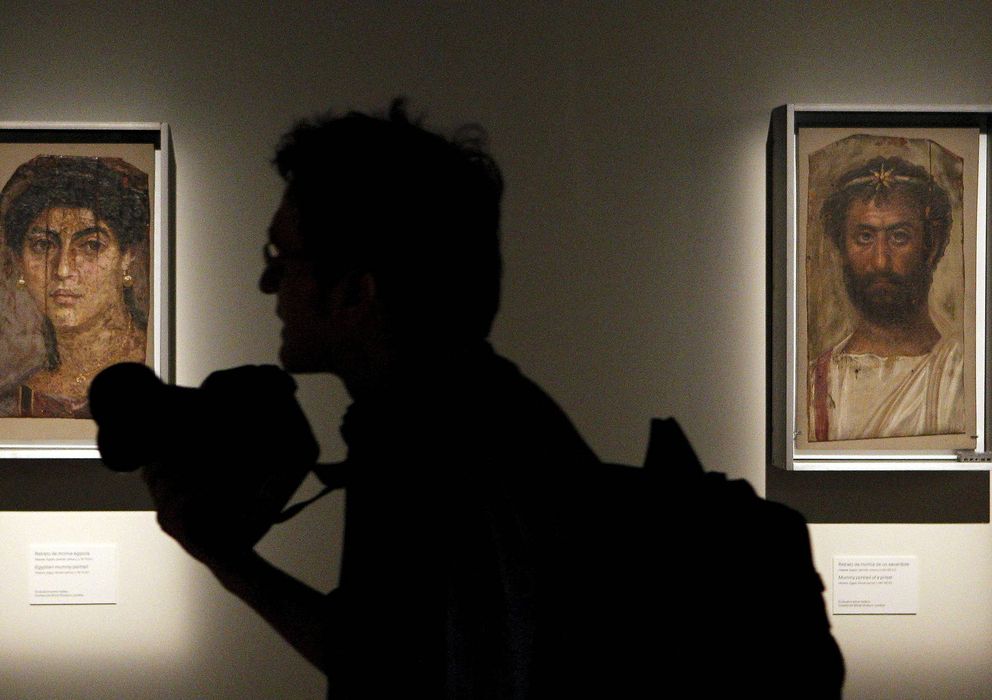 Foto: Un momento de la última exposición del Museo Arqueológico Nacional, 'Retratos del Fayum', en mayo de 2011. (efe)