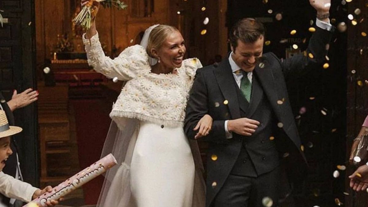 La novia del vestido con margaritas que enamora a Instagram