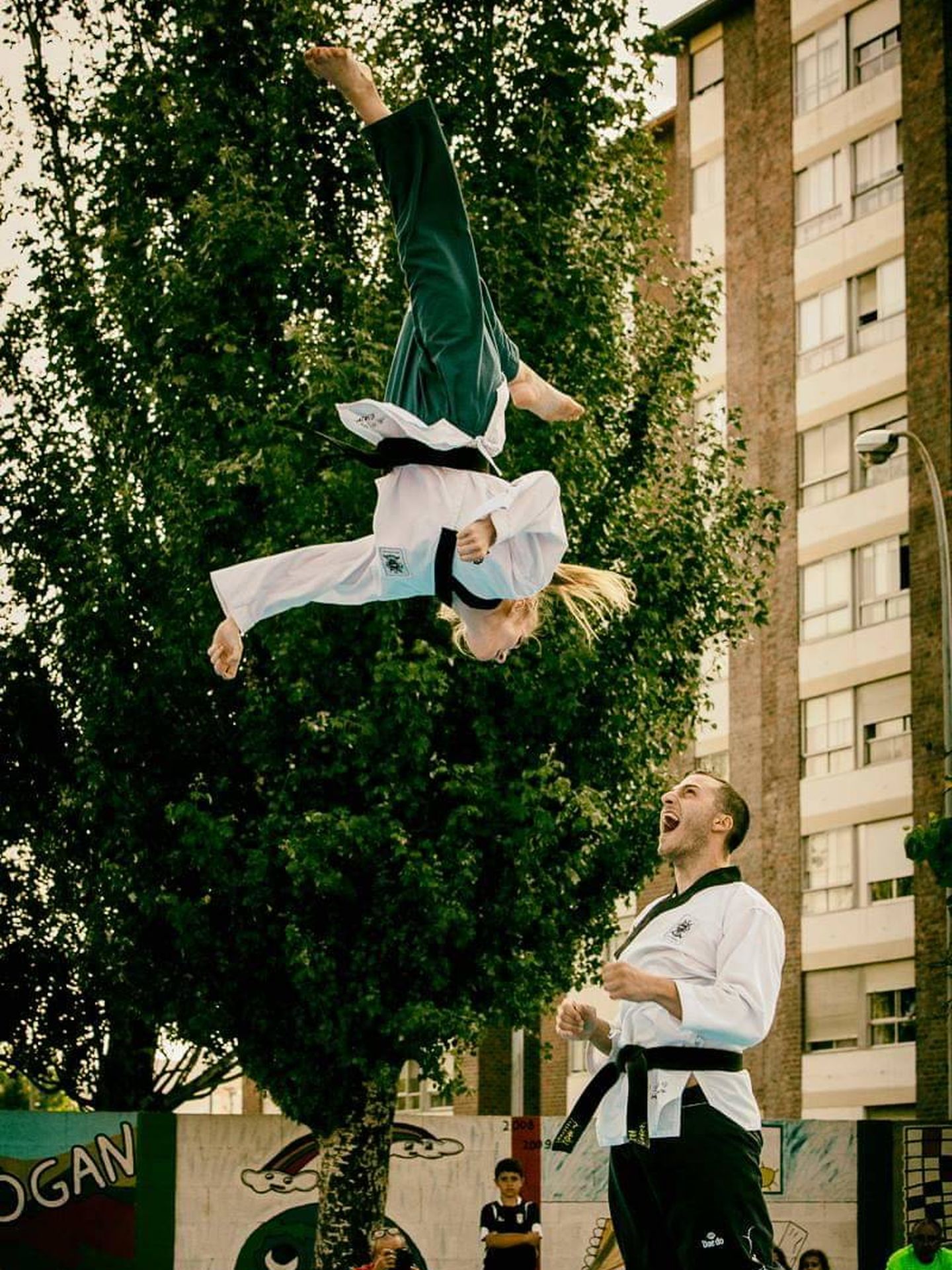 Los taekwondistas Eirim Vaamonde y Aitor Priego en un ejercicio. (Foto: Yidam)