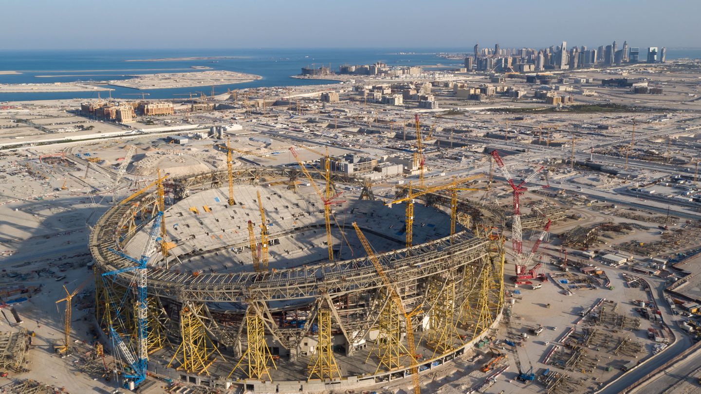Construcción de un nuevo estadio en Doha. (Reuters)