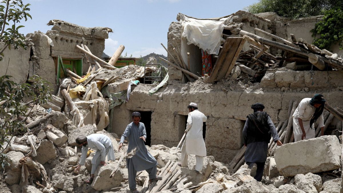 Un terremoto de 6,5 entre Afganistán y Pakistán deja 13 muertos y al menos 230 heridos