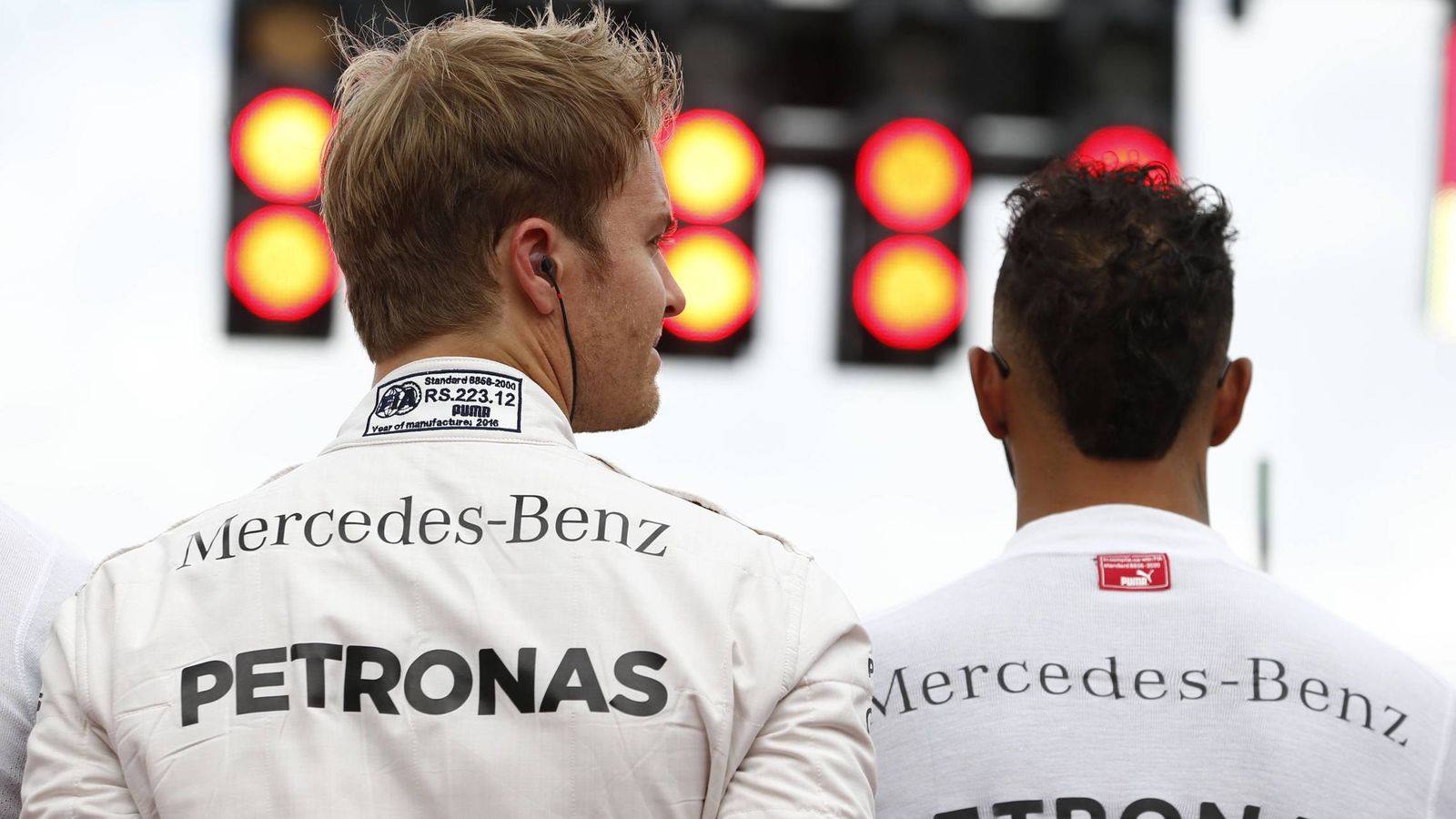 Foto: Nico Rosberg y Lewis Hamilton, pilotos de Mercedes.