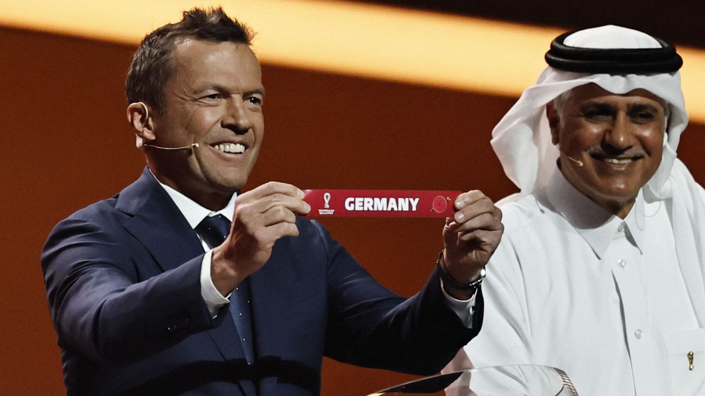 Matthaus, cuando ha sacado la bola de Alemania. (Reuters/Hamad I Mohammed)