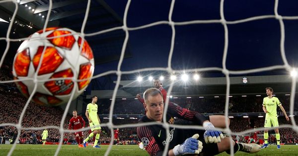 Foto: Ter Stegen encaja el segundo gol ante el Liverpool. (Reuters)