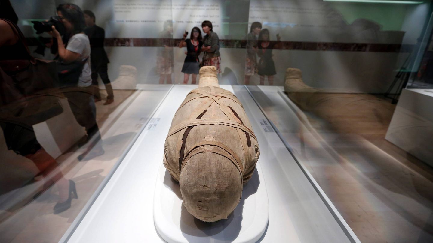 Momia en el Museo Británico. (EFE/ Stephen Morrison)