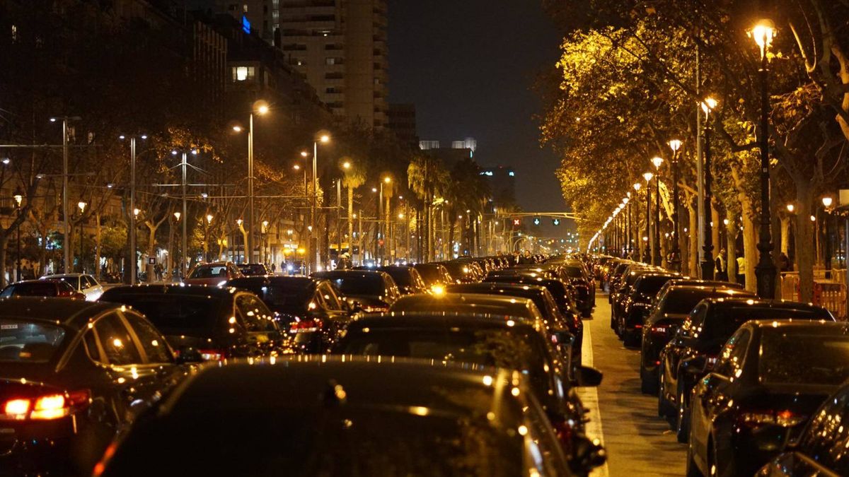 Las VTC también ocupan Barcelona: “La ciudad está en manos de los taxis"