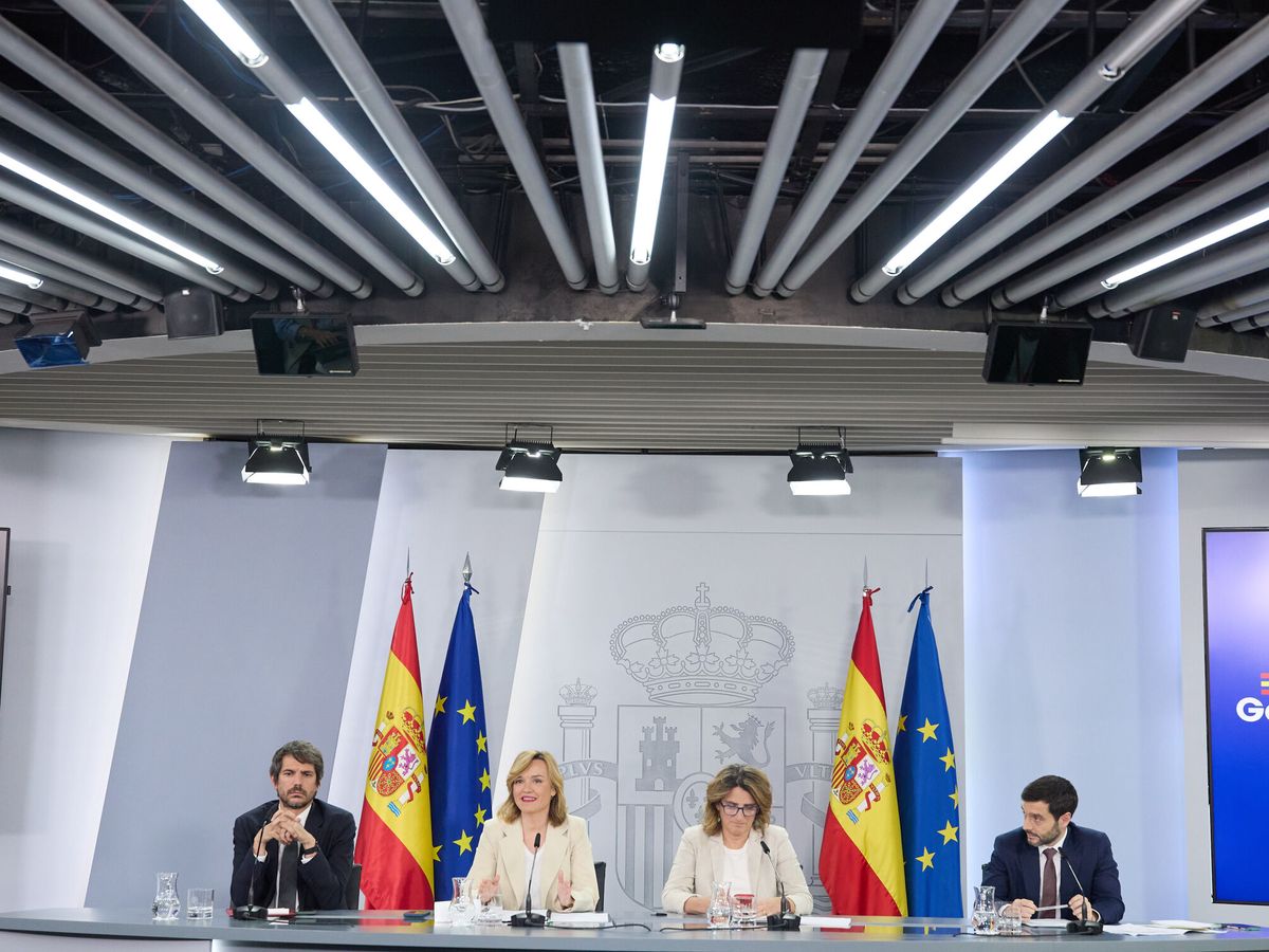 Foto: La portavoz del Gobierno  Pilar Alegría, con los ministros Teresa Ribera, Erneste Urtasun y Pablo Bustinduy. (Jesús Hellín / Europa Press) 