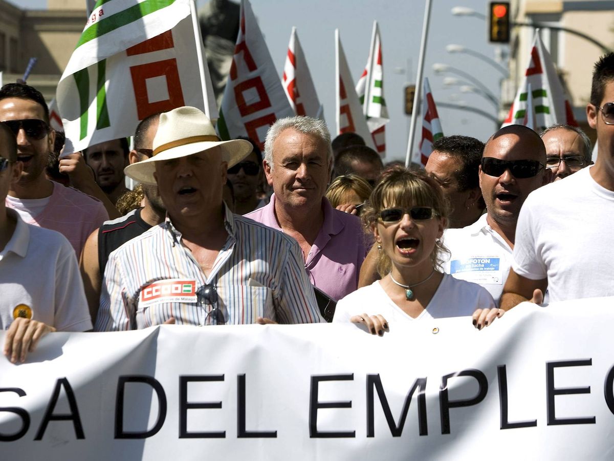 Foto: Manifestación de los trabajadores de Isofotón en junio de 2010. (EFE)