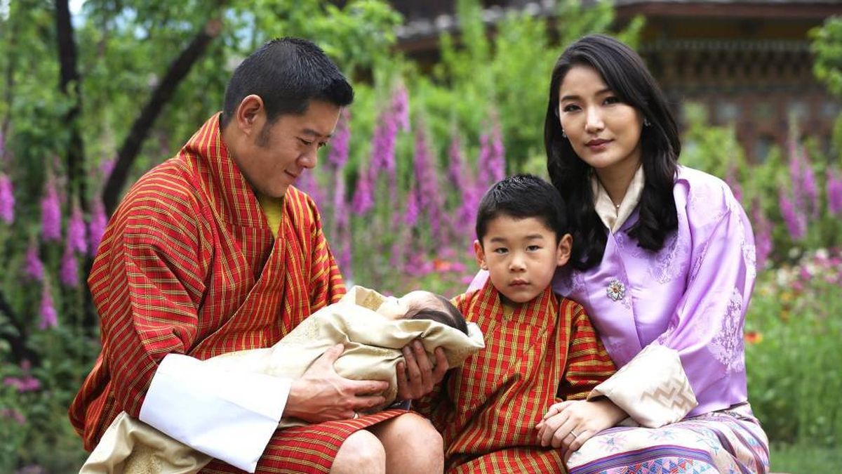 Los secretos del palacio Dechencholing de Bután: la residencia real del país más feliz del mundo