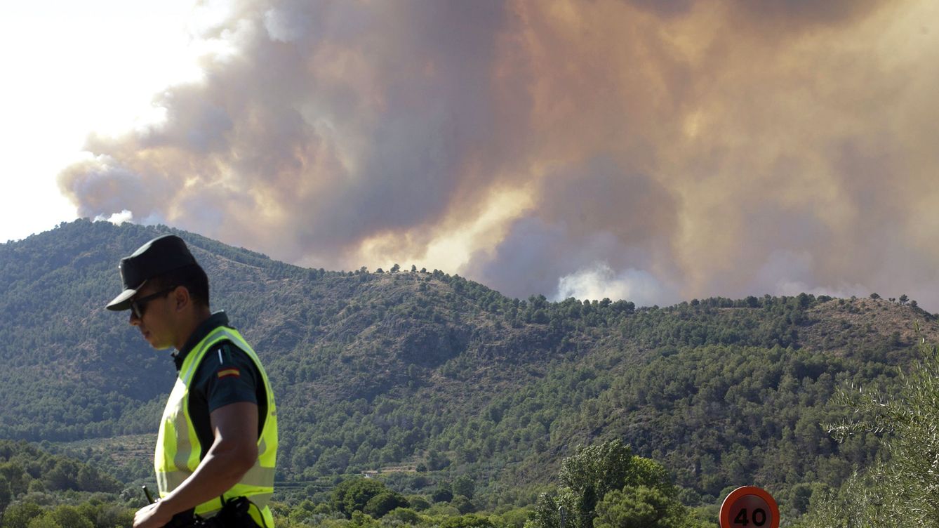 Foto: El incendio en Artana. (Efe)
