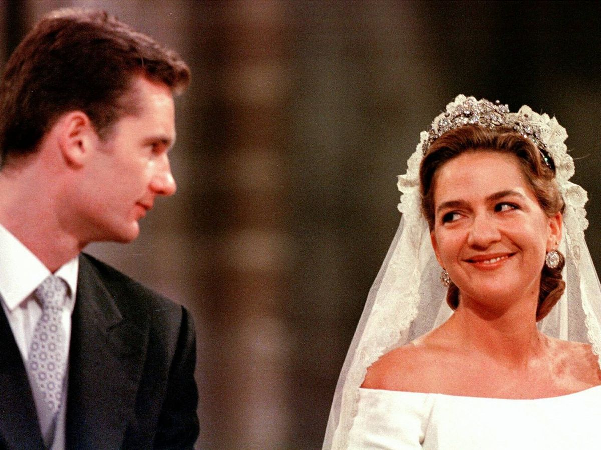 Foto: Cristina y Urdangarin, en el día de su boda en 1997. (Gtres)