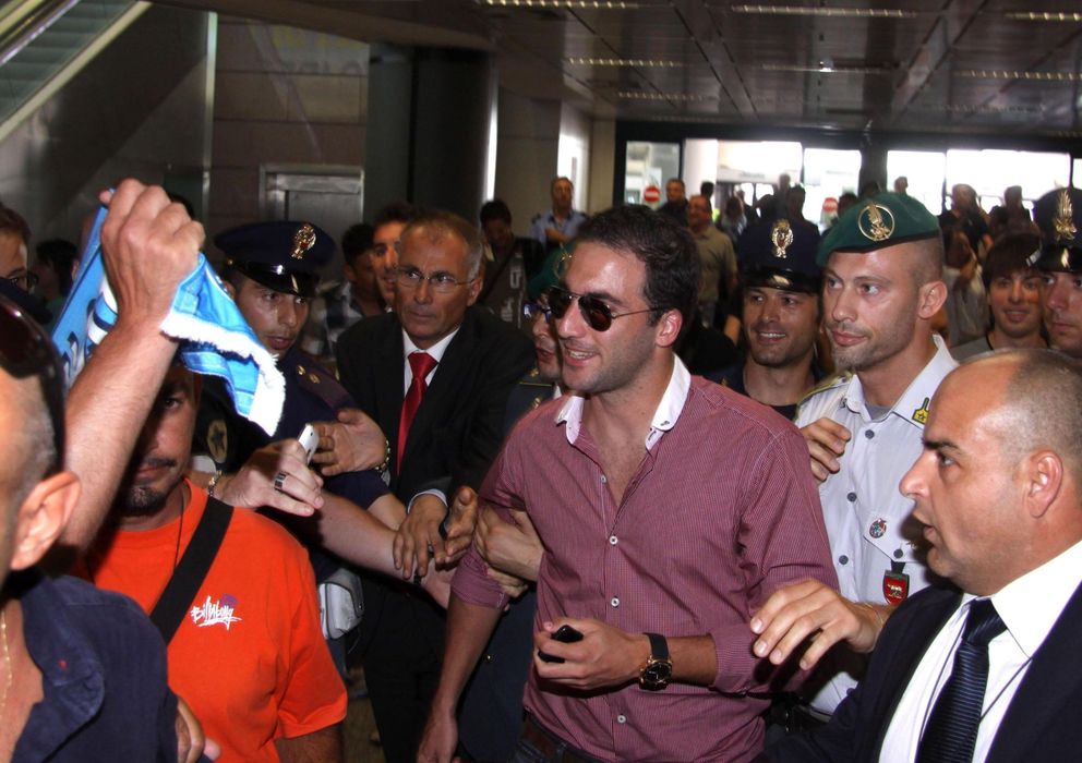 Foto: El delantero argentino Gonzalo Higuaín, en su llegada a Italia hacia tres días.