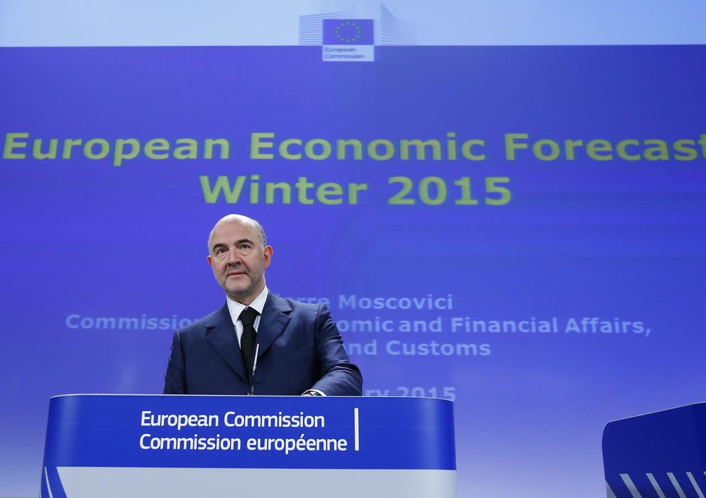 Foto: El comisario europeo para asuntos económicos Pierre Moscovici, durante la rueda de prensa (Reuters)