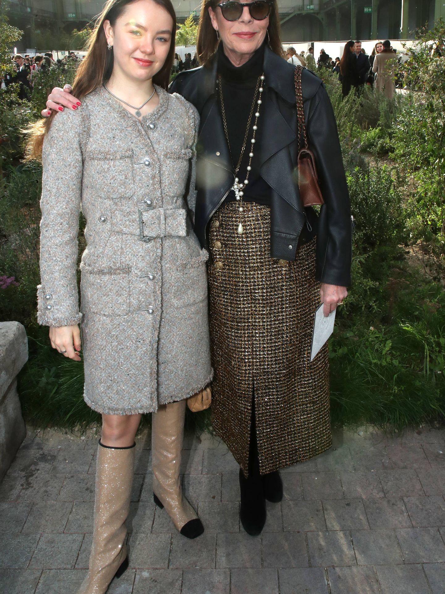 Carolina de Mónaco y su hija Alexandra, este martes en París. (Getty)