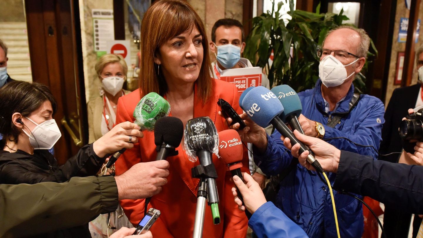 La candidata socialista a las elecciones vascas, Idoia Mendia, tras votar este domingo. (EFE)