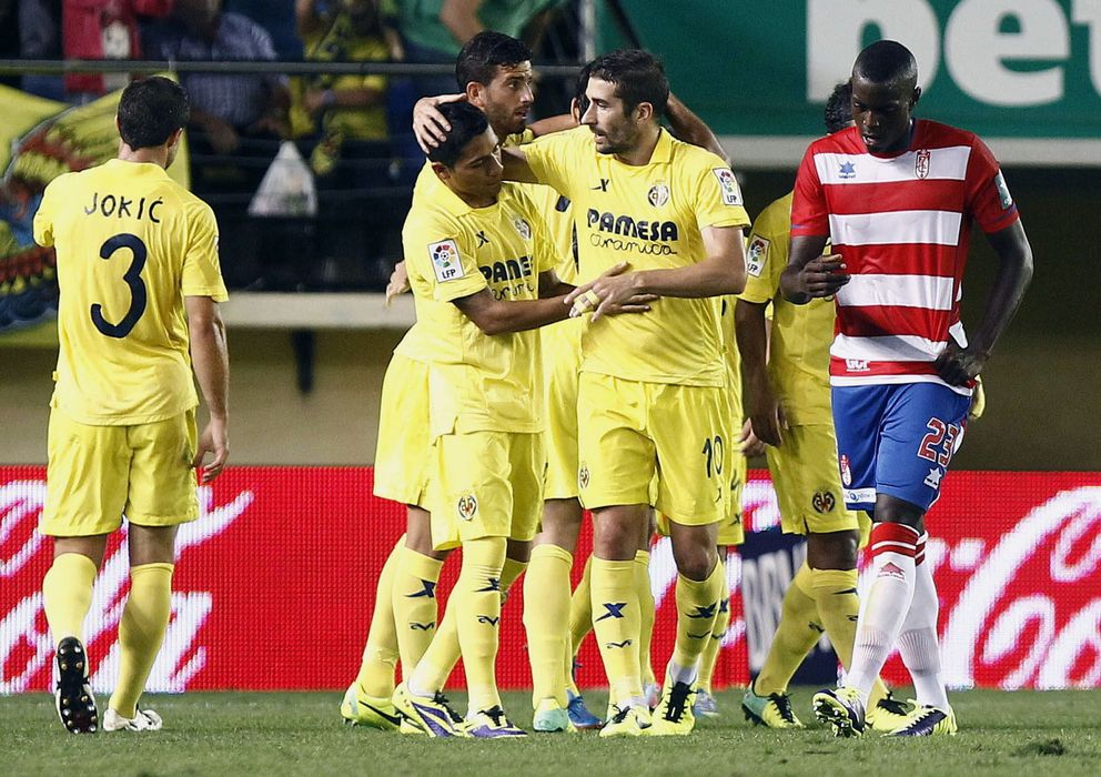 Foto: Los jugadores del Villarreal celebran uno de los goles (Efe).
