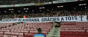 Rosell ordena una selectiva retirada de pancartas en el Camp Nou