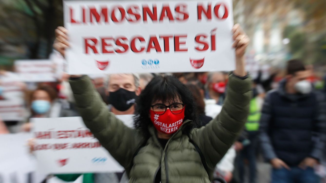 Foto: Las manifestaciones pidiendo ayuda han sido muy frecuentes. (Juan Herrero/EFE)